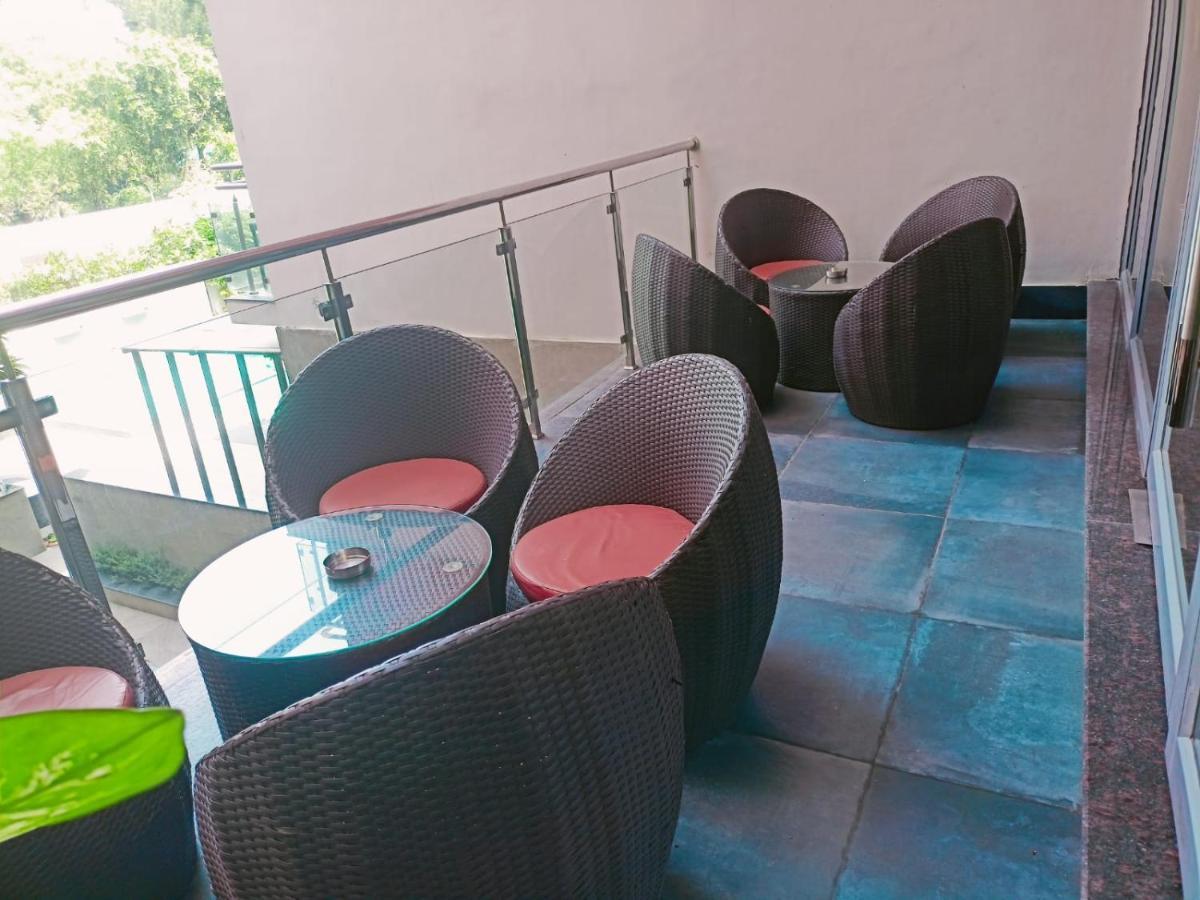 Abhyagama Hotel Дигха Экстерьер фото